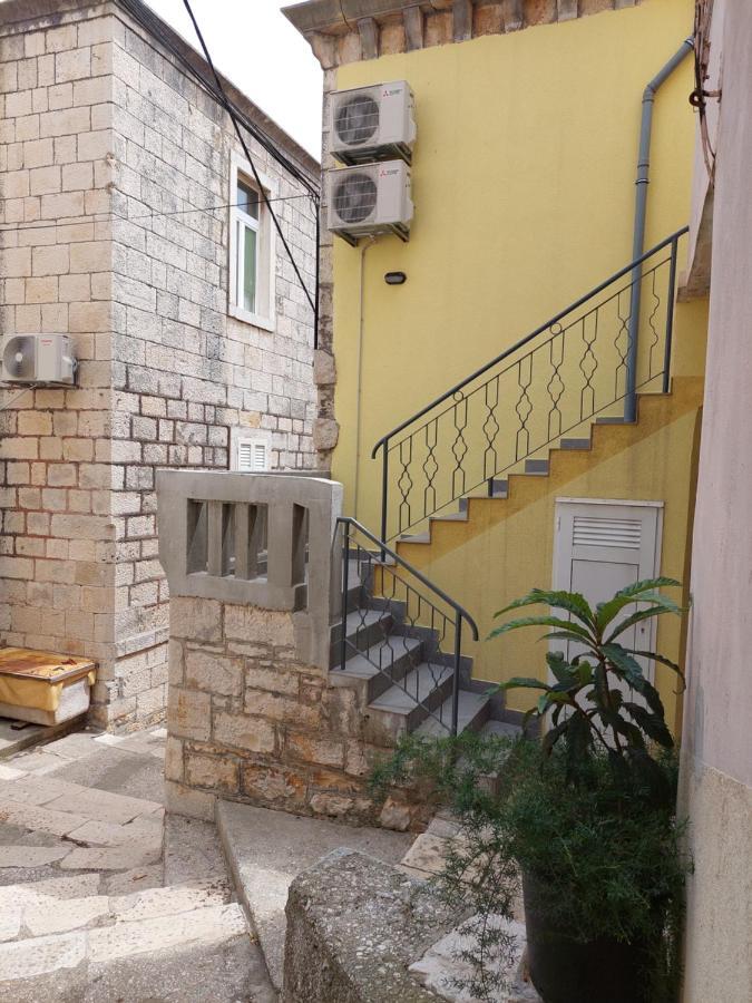 Apartmani Antonia Račišće 外观 照片