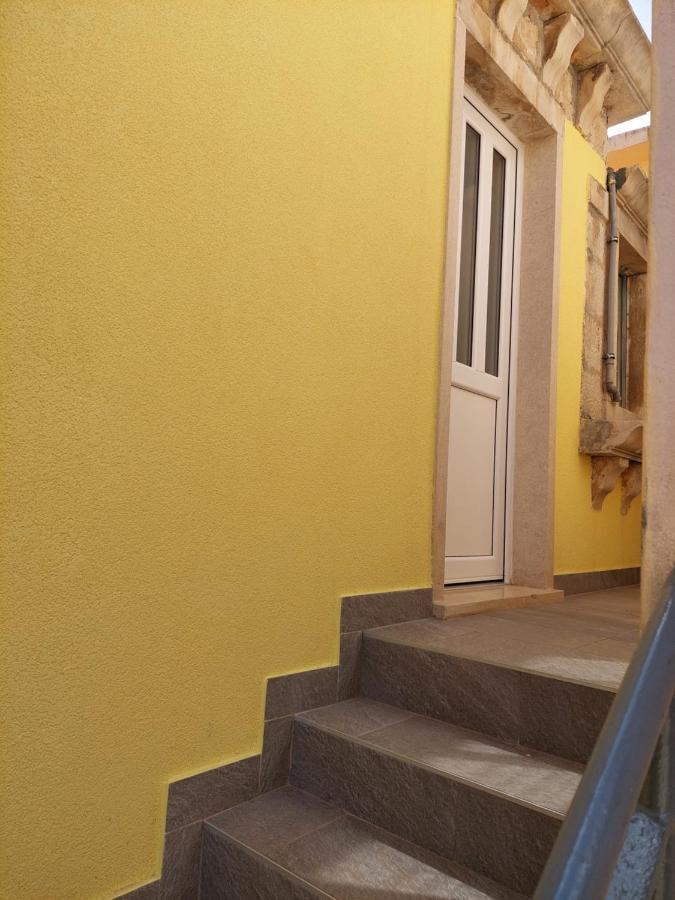 Apartmani Antonia Račišće 外观 照片