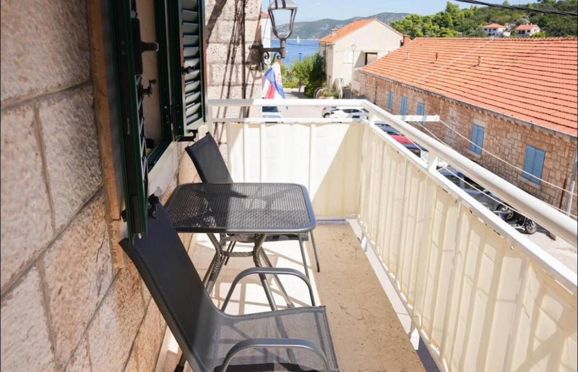 Apartmani Antonia Račišće 外观 照片