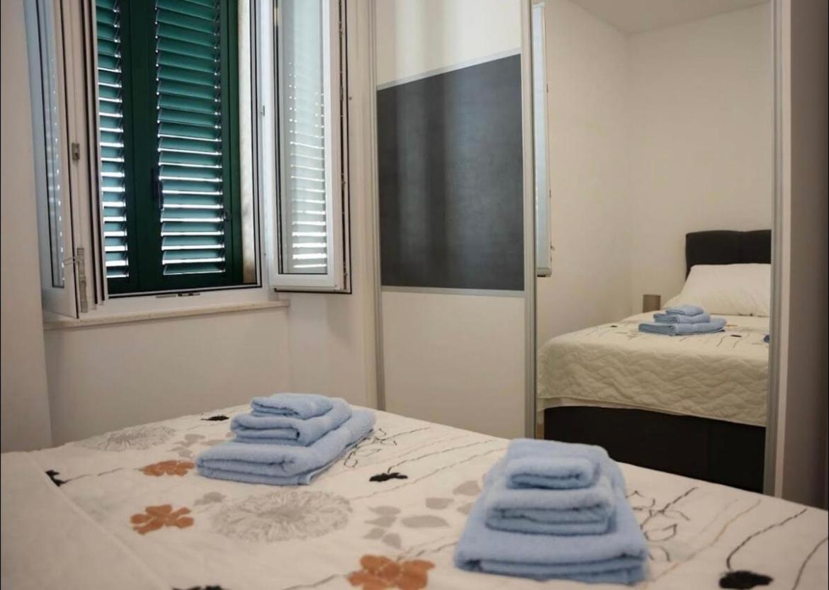 Apartmani Antonia Račišće 外观 照片
