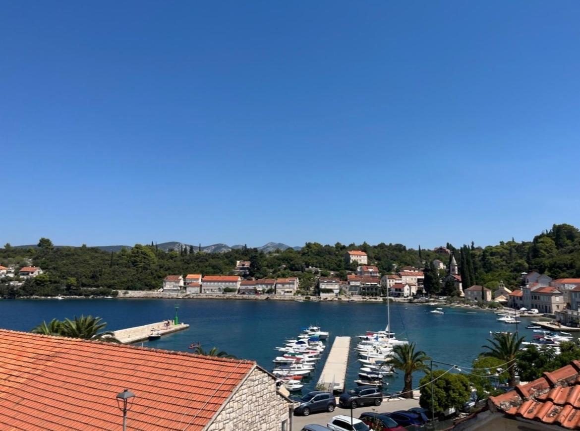 Apartmani Antonia Račišće 外观 照片